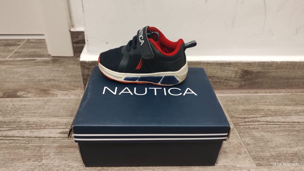 Adidasi  Nautica marimea 20