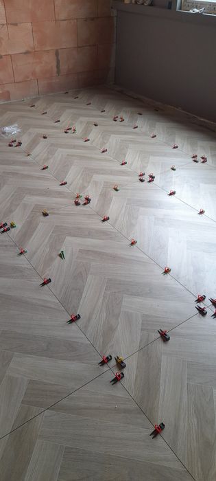 МУЖ    НА    ЧАС.