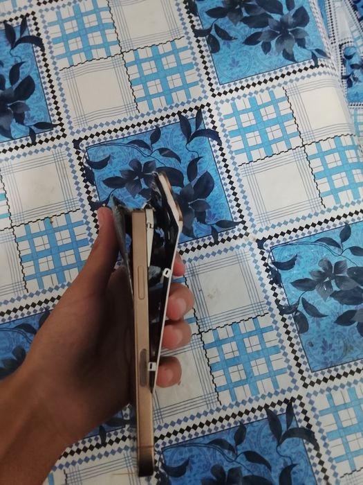 Iphone 16 pro zapchast