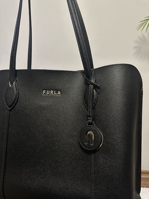 Чанта FURLA Vittoria Tote