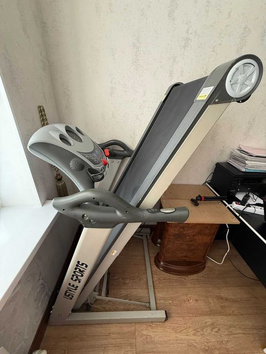срочно продам беговую дорожку