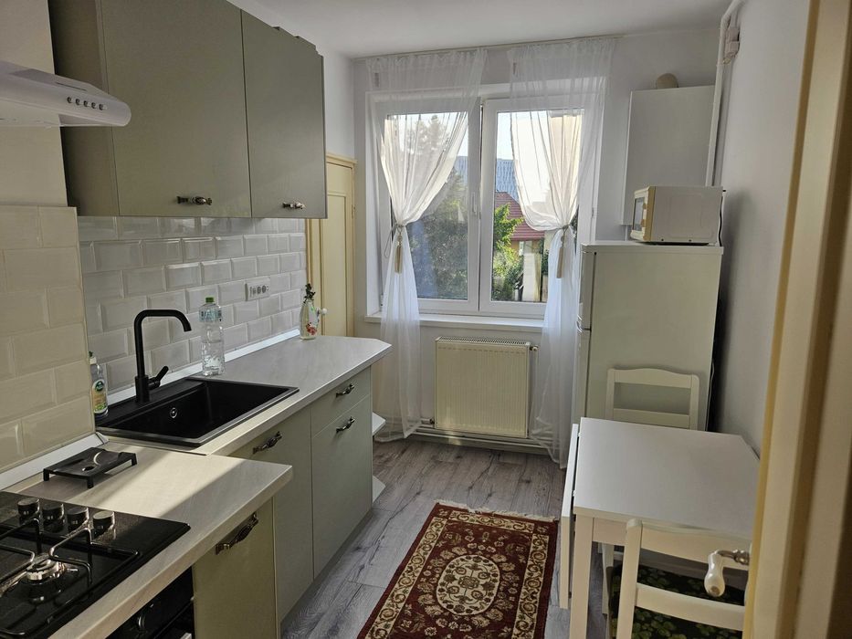 Închiriez apartament 2 camere – Centrul Civic, Brașov