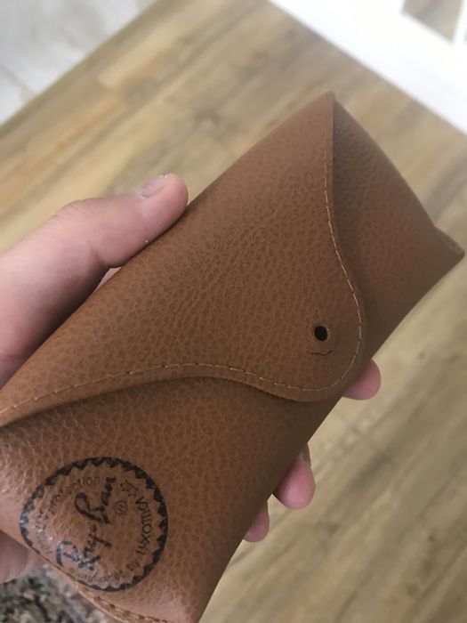 Солнцезащитные очки Ray-Ban