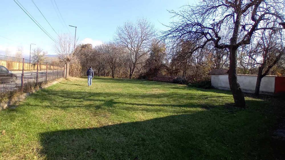 Дава се под наем Парцел в Перник, Изток - 760 кв.м за 509.49 € - Снимка #4