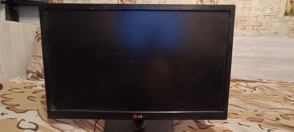 Монитор LG 22 дюйма