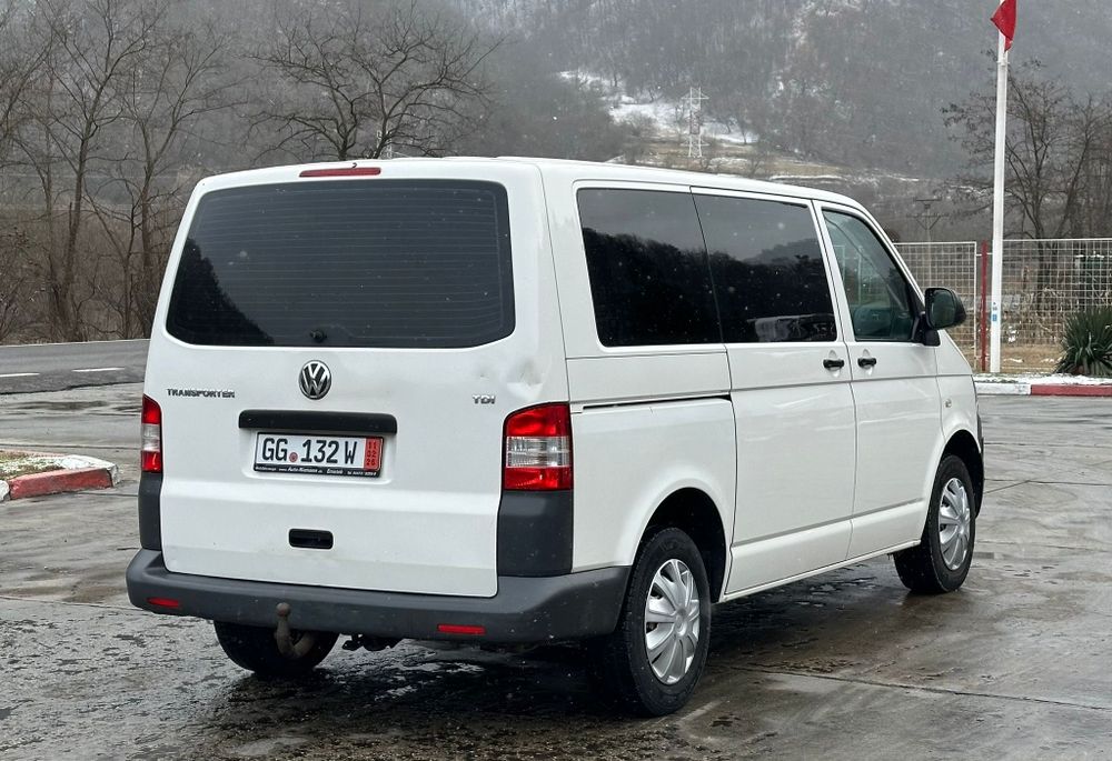 Volkswagen T5 9 locuri/ 2012/ 2.0TDI 102PS