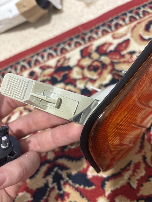 Поворотник на Мерседес 202 кузов