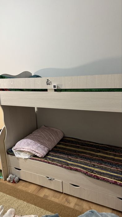 Двухъярусная кровать