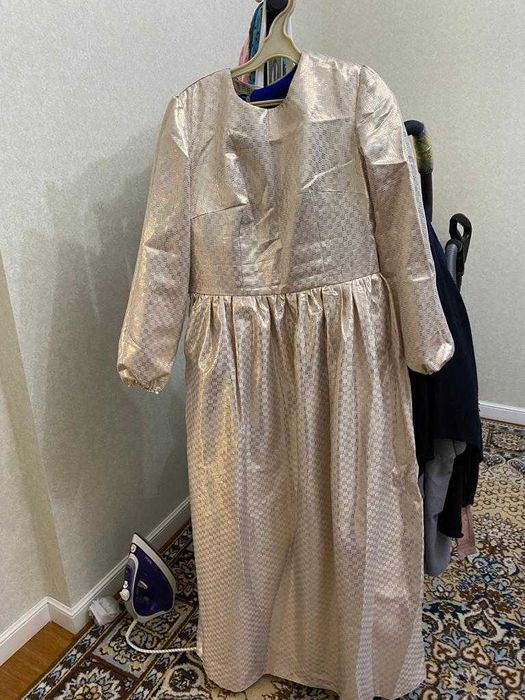 Платье блестящее