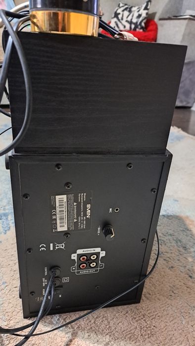 Колонки,сабвуфер,двд-плейер.