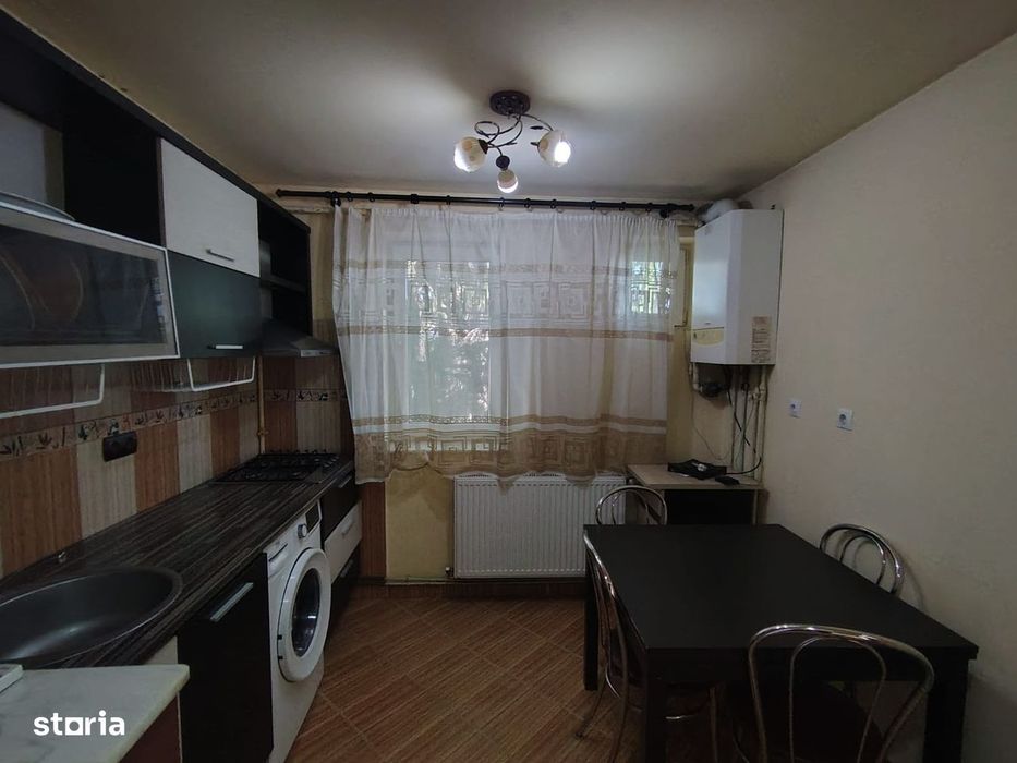 Apartament 2 camere decomandat in Aleea Trandafirilor