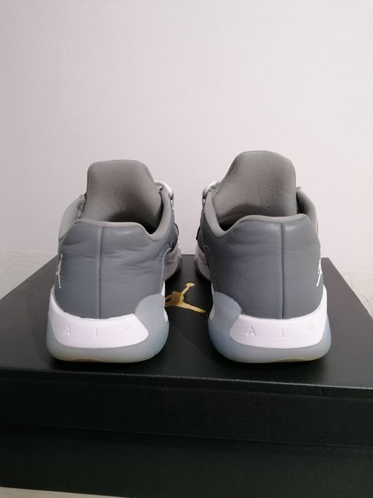 Vând Jordan 11 retro low