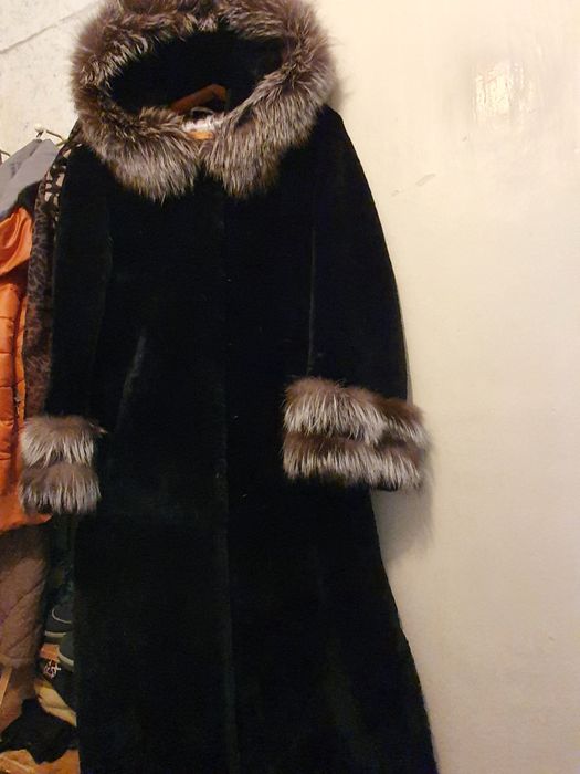 Шуба  мутоновая  .