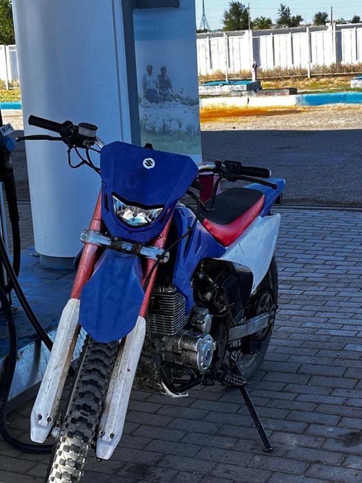 Мотоцикл эндуро 250куб