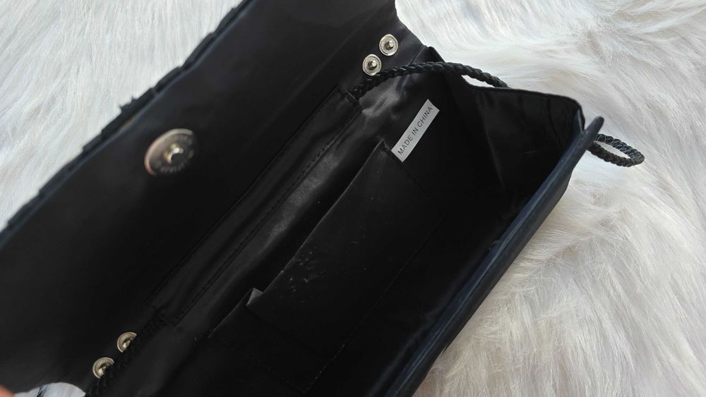 Дамска чанта клъч черен сатен с камъни и дълга дръжка