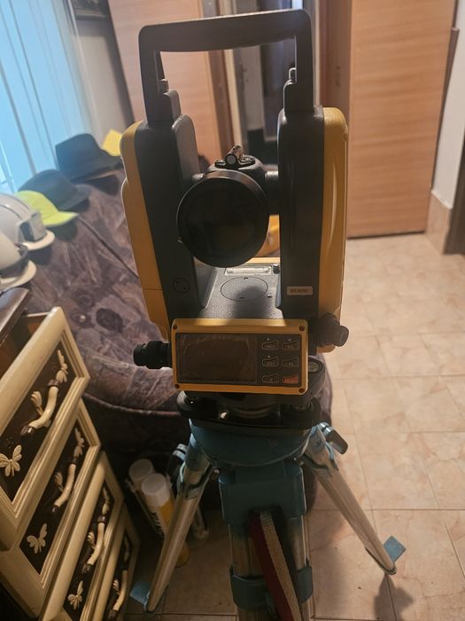 Teodolit cu dublu calculator