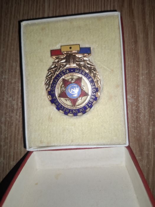 Vând colecție medalii
Vând colecție de medalii originale, în