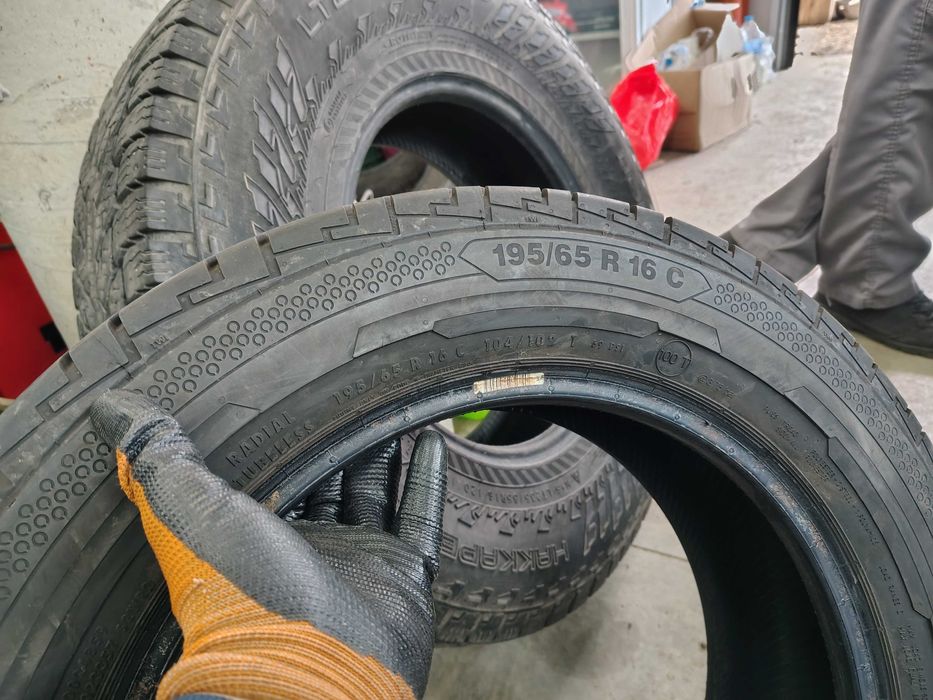 2бр.Почти НОВИ летни гуми CONTINENTAL 195 65 16C цена за брой