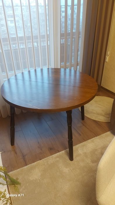 Трапезна разтегателна маса с три стола