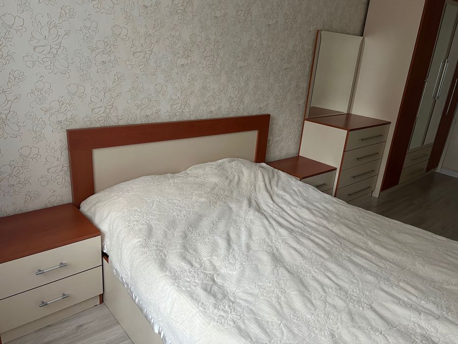 Спальный гарнитур б/у