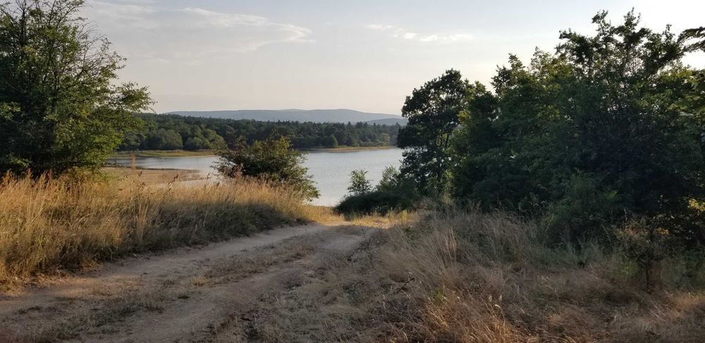 парцел на брега на язовир до Казанлък