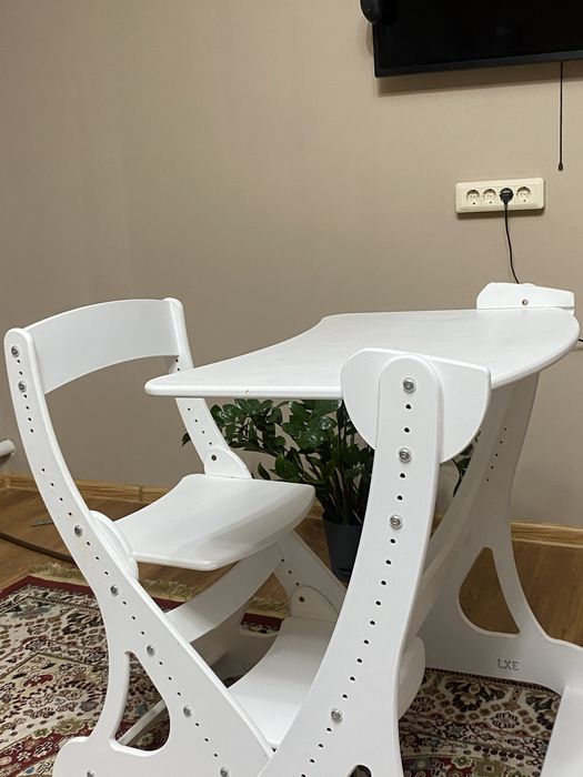 Детский стол для учебы и т.д