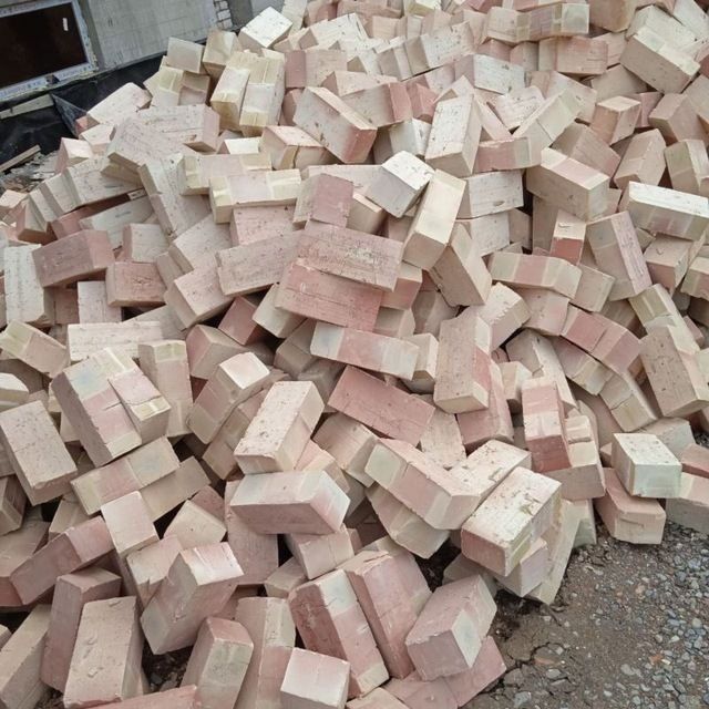 Keramika pishgan g'isht