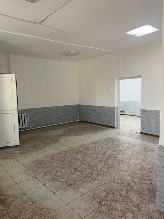 Сдается в аренду нежилое коммерческое помещение.