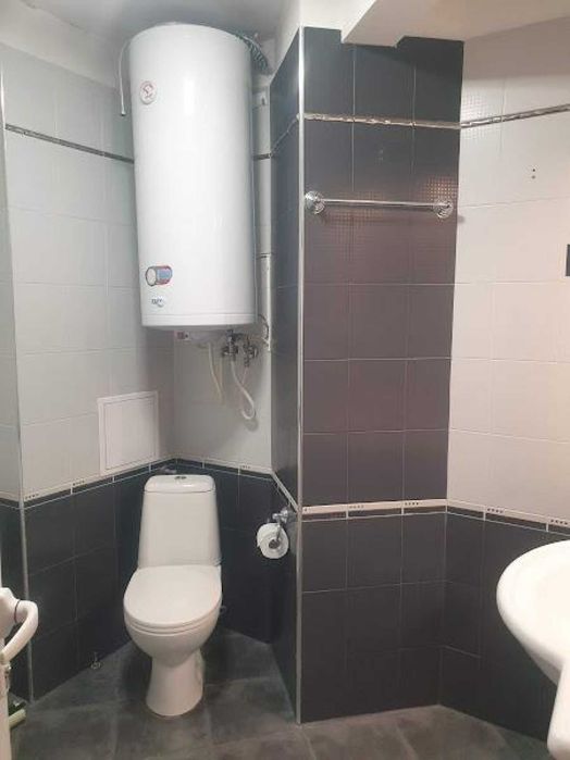 Дава се под наем Тристаен апартамент в Пловдив, Кършияка - 100 кв.м за 498.27 € - Снимка #9