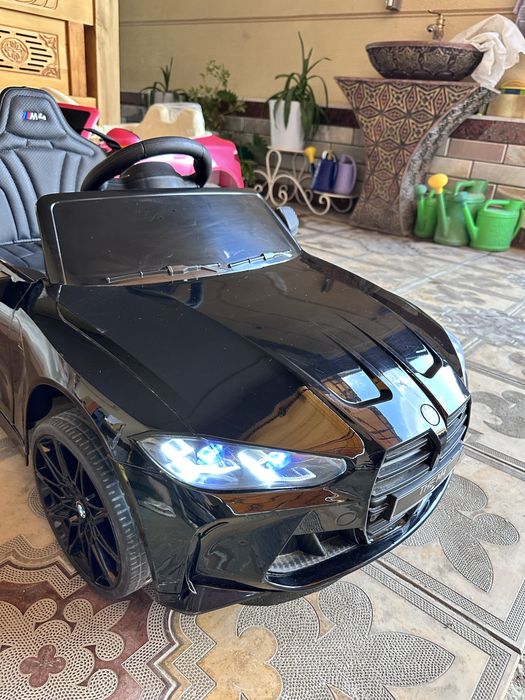 Электромобил BMW 4