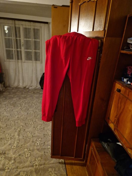 Vănd pantaloni de trening Nike Originali Noi