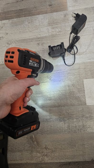 Винтоверт 18V Black Decker