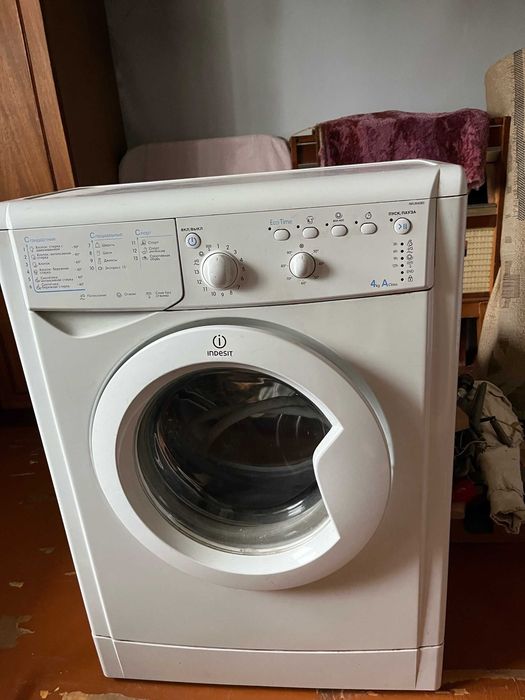 Продаю стиральную машину Indesit