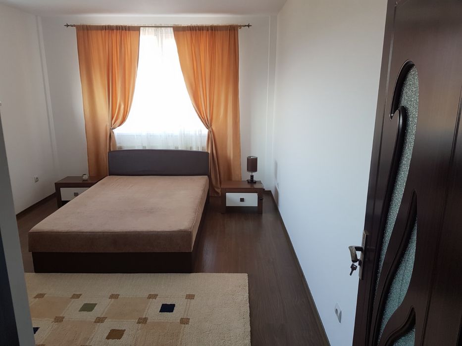 Inchiriez apartament 3 camere Centru