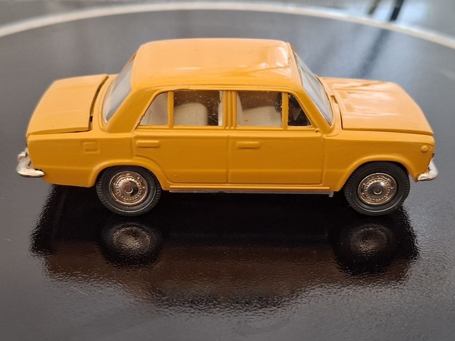 Коллекционная модель ВАЗ 2101 СССР,  масштаб 1;43
