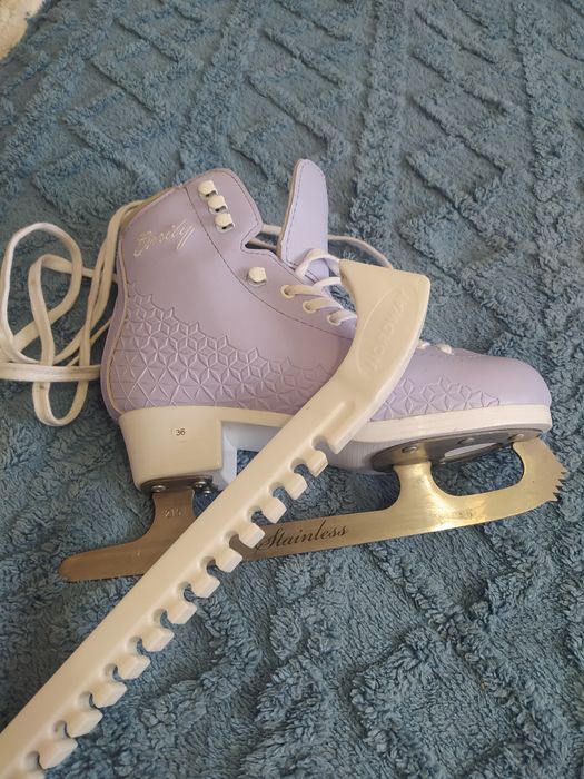 Коньки фигурные (женские)