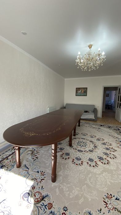 Продам стол для гостиной