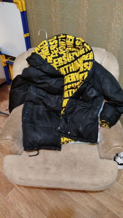 Продам куртку женскую