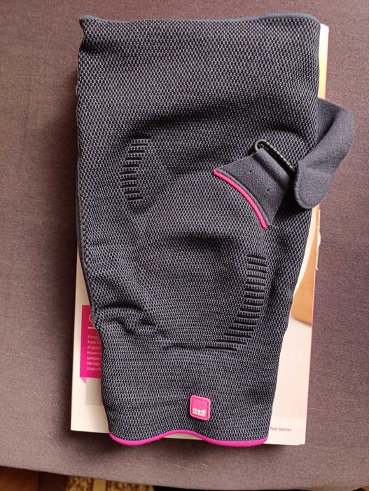 Genumedi Наколенка с пателарен водач, за ляв крак