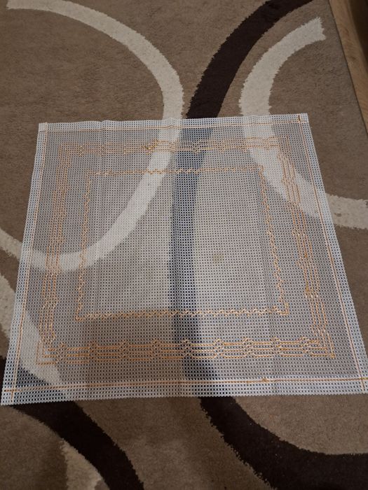 Чисто нови ръчно бродирани карета и ковьори