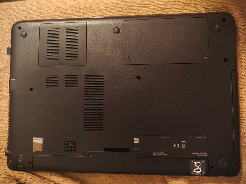 Продавам тонколона лаптоп слушалки