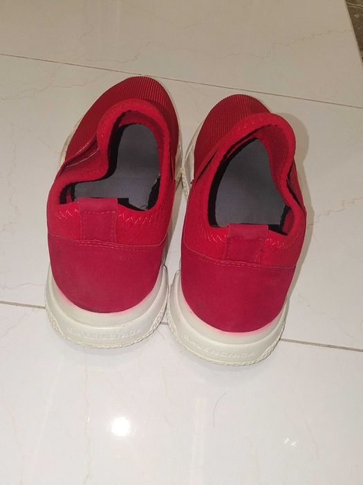 Balenciaga uslubidagi krossovkalar+Hello kitty o'yimchog'i (bonus