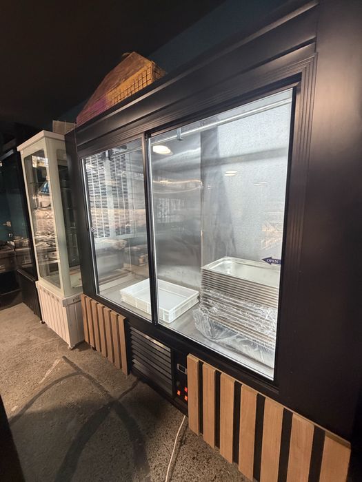 Хладилна витрина месарска
