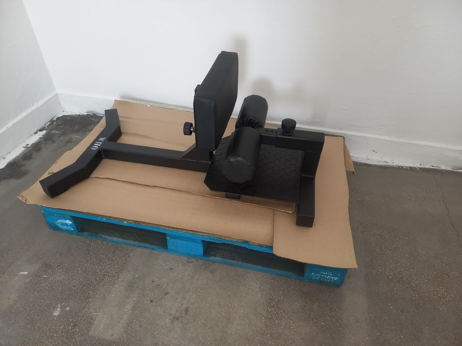 Aparate fitness profesionale sissy squat