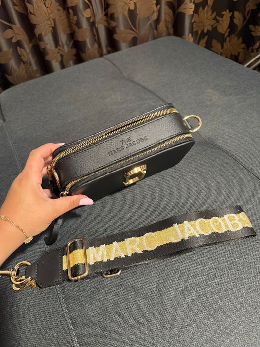 Geanta marc jacobs negru cu auriu