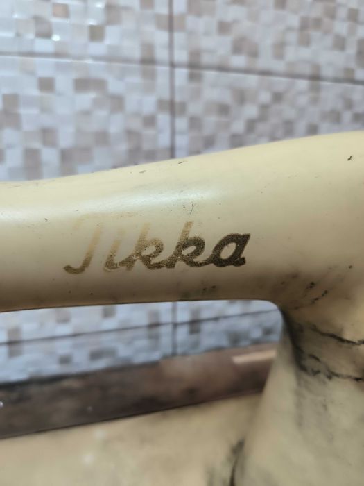 Mașină de cusut Tikka vitange