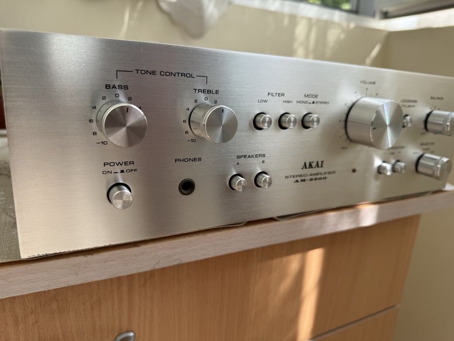 Akai AM-2200 Vintage Стерео усилвател