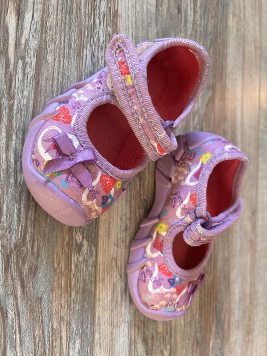 Бебешки пантофи + подарък