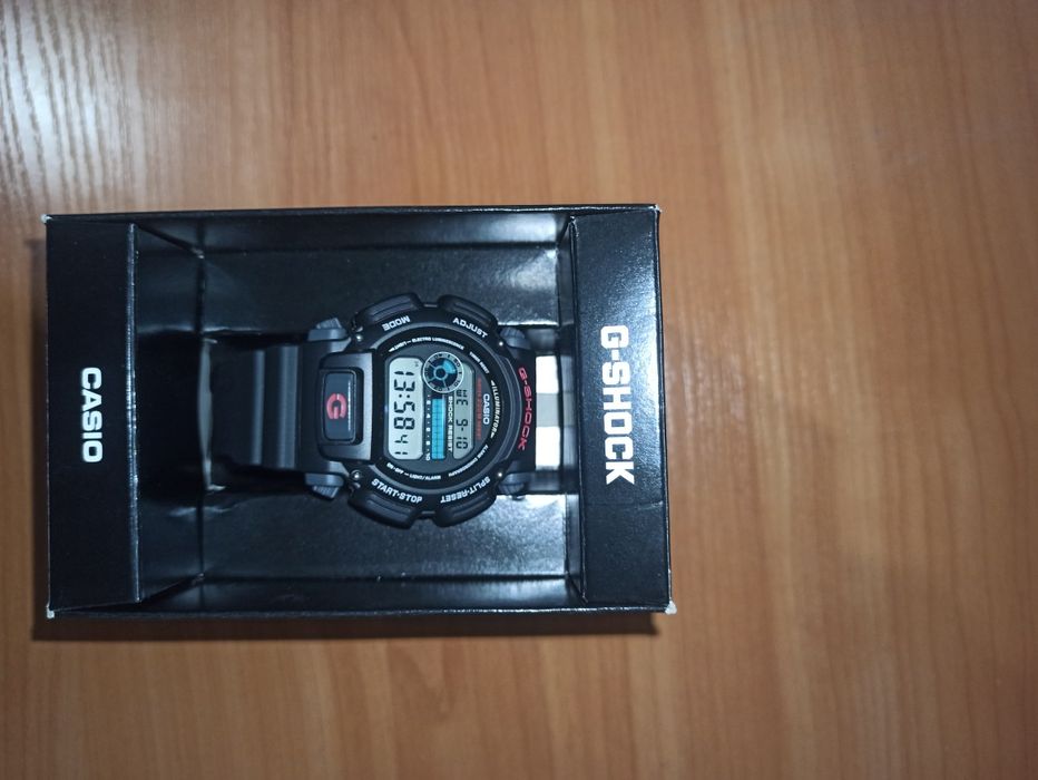 CASIO G-SHOCK DW-9052 часы
