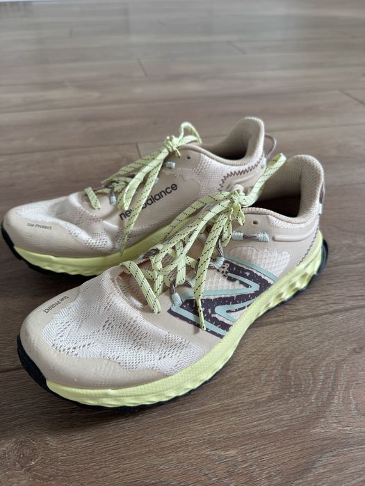Adidasi New balance 40